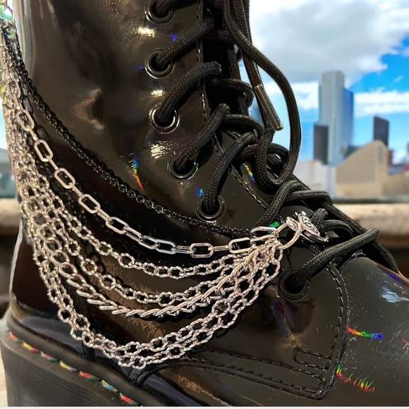 Boot chain, multiple boot chain, one boot chain, silver and black boot chain. - Picture 2 of 10